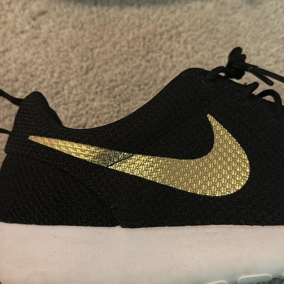 Nike Roshe - ID/Customs - sz 10 Men’s - Picture 3 of 4